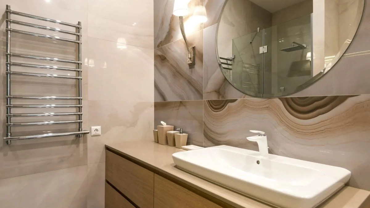 Ladder-Style Towel Racks for a Chic Touch
