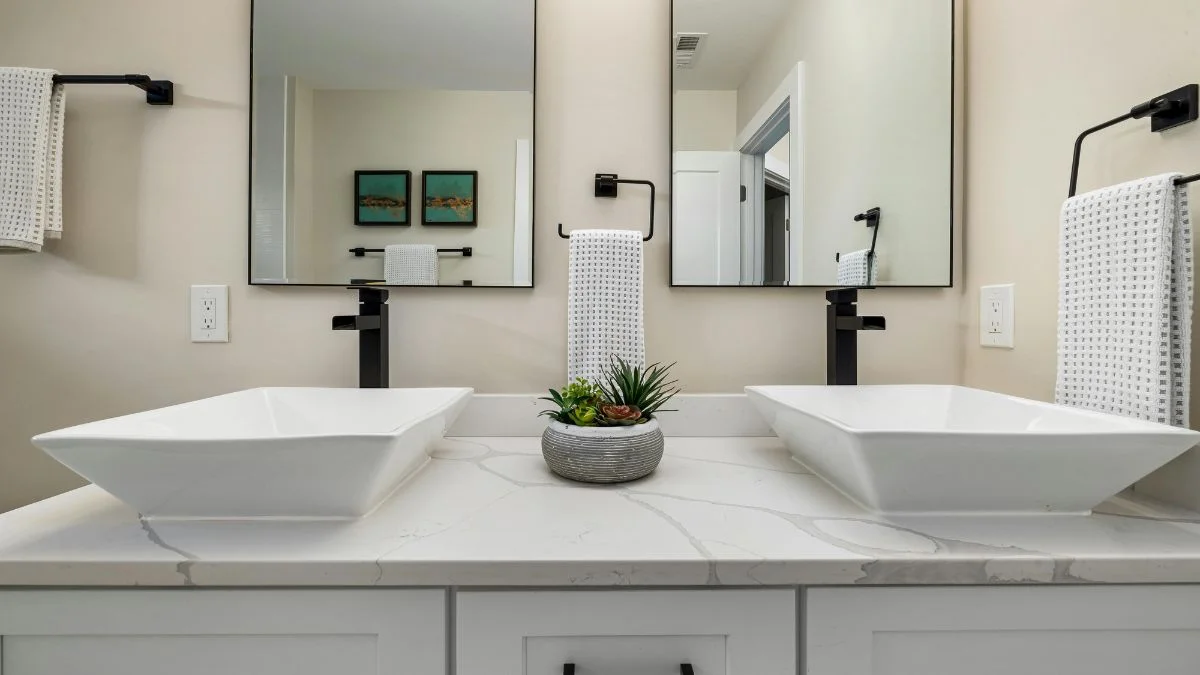 Double Mirrors for Shared Spaces